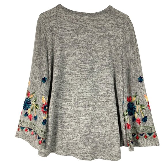 Fig and Flower Gray Button Up V-Neck Cardigan Size XL Floral Embroidered - Picture 2 of 5